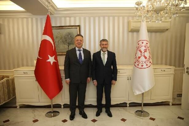 TİM Başkanı İsmail Gülle ve yönetimi Hazine ve Maliye Bakanı Nureddin Nebati’yi ziyaret etti.