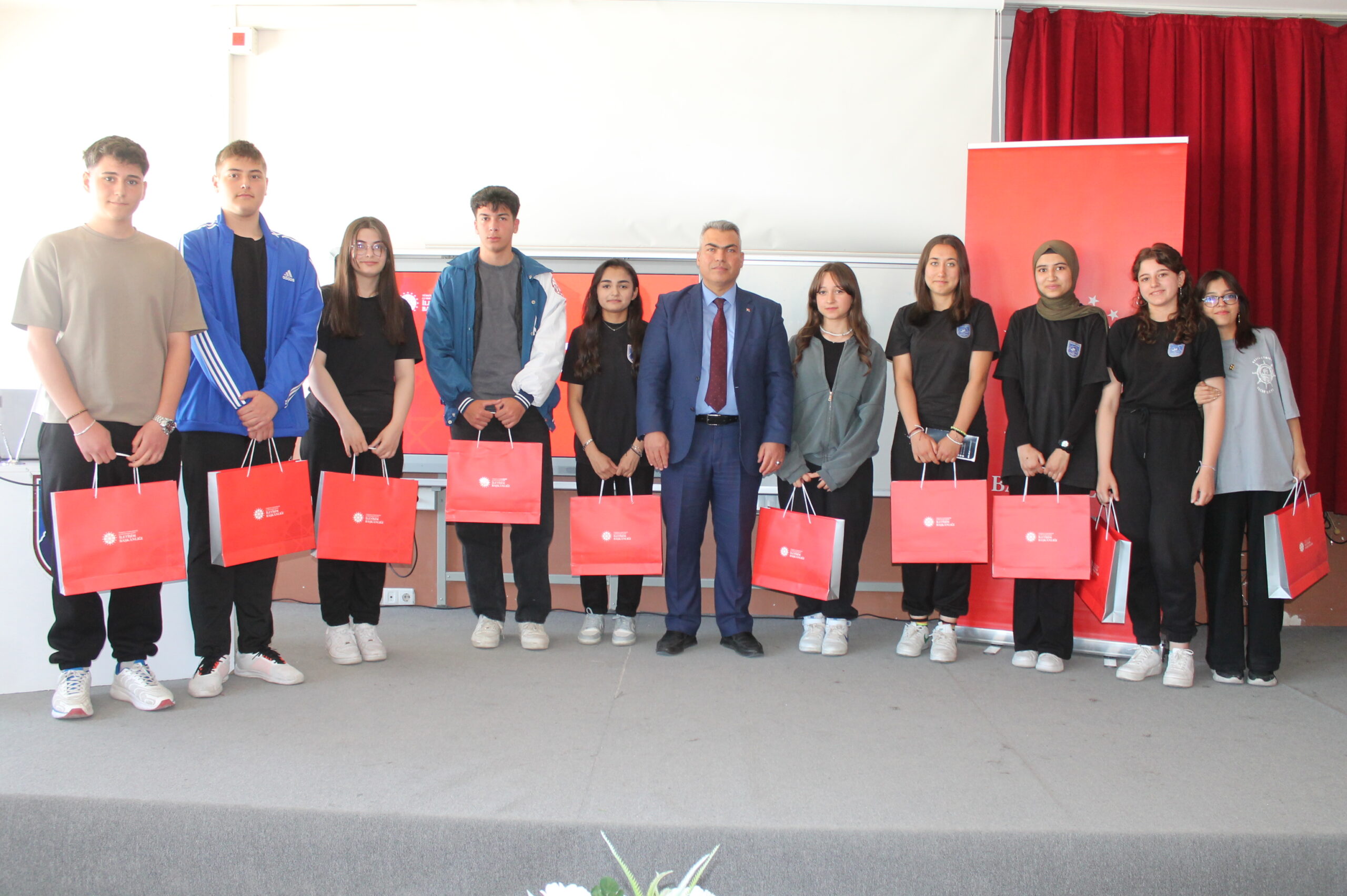 Afyonkarahisar’da Gençler Dezenformasyona Karşı Bilinçleniyor