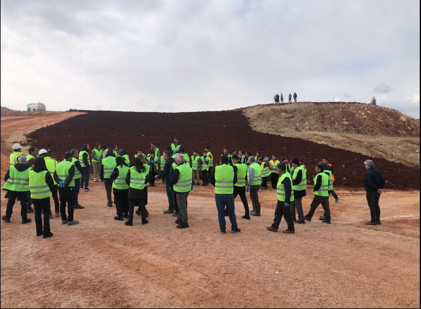 100 Bin Ton Toprakla 70 Dönümlük Alan Yeniden Yeşertildi