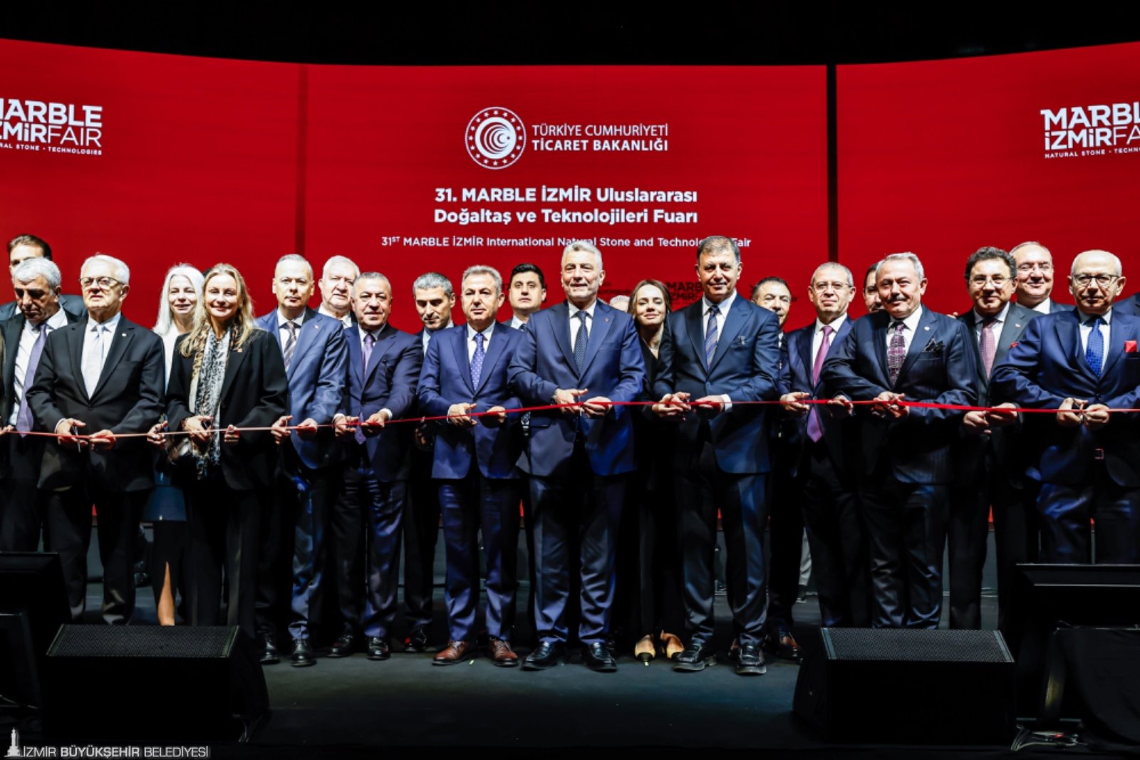 Doğal taşın kalbi İzmir’de atıyor