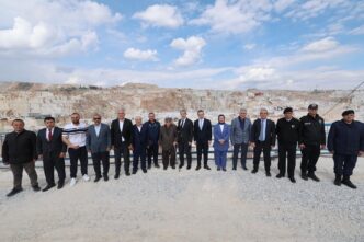 Vali Naci Aktaş’tan İscehisar’da Yoğun Mesai: Mermer Sektörü Masaya Yatırıldı