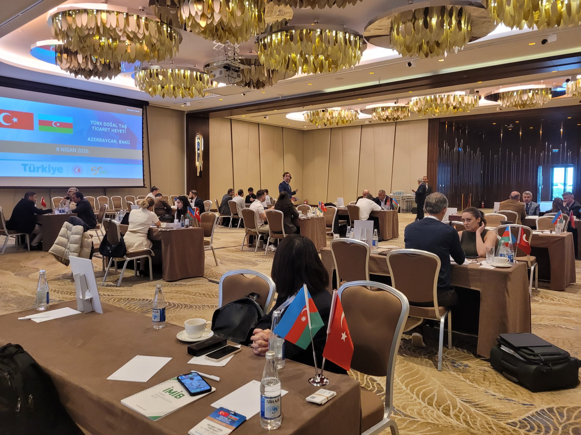 Türk Doğal Taş Sektöründen Azerbaycan’a Ticari Çıkartma